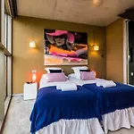 Villa Borobil: Heated Pool, Barbecue & Gardens